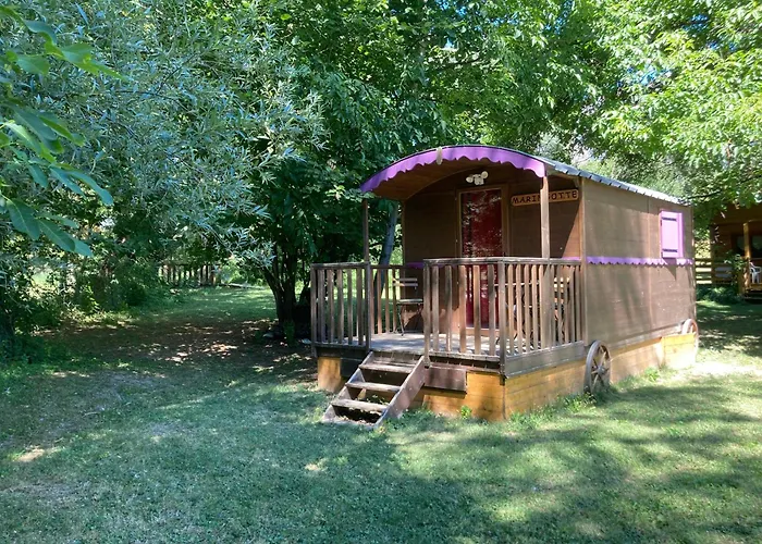 Camping, Hôtel De Plein Air Les Cariamas