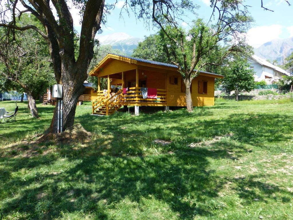 Camping, De Plein Air Les Cariamas Camping Chateauroux-les-Alpes